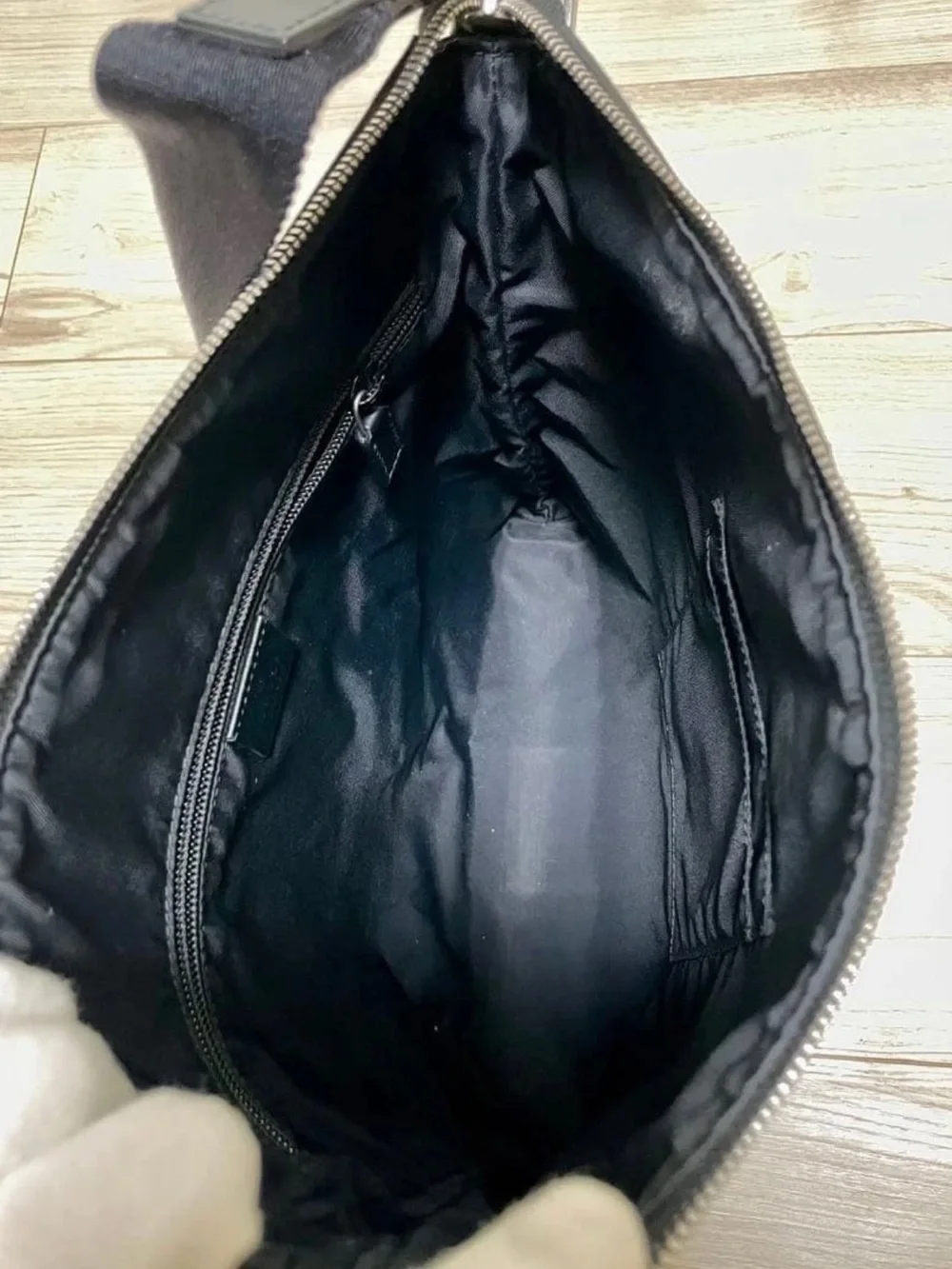 Gucci messenger bag